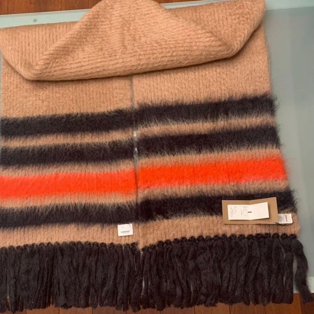 πNWOTπBurberry Graphic Stripe Mohair Silk Scarf - Picture 2 of 9